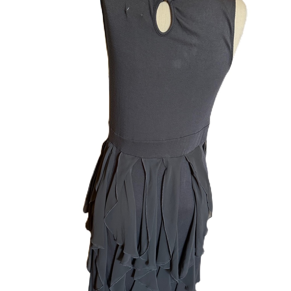 Ric Rac gray ruffled dress. Size medium - Picture 2 of 7